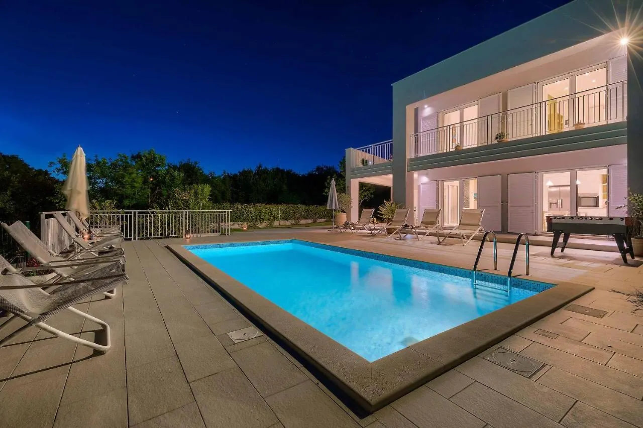 Villa White Pebble II Stanisovi